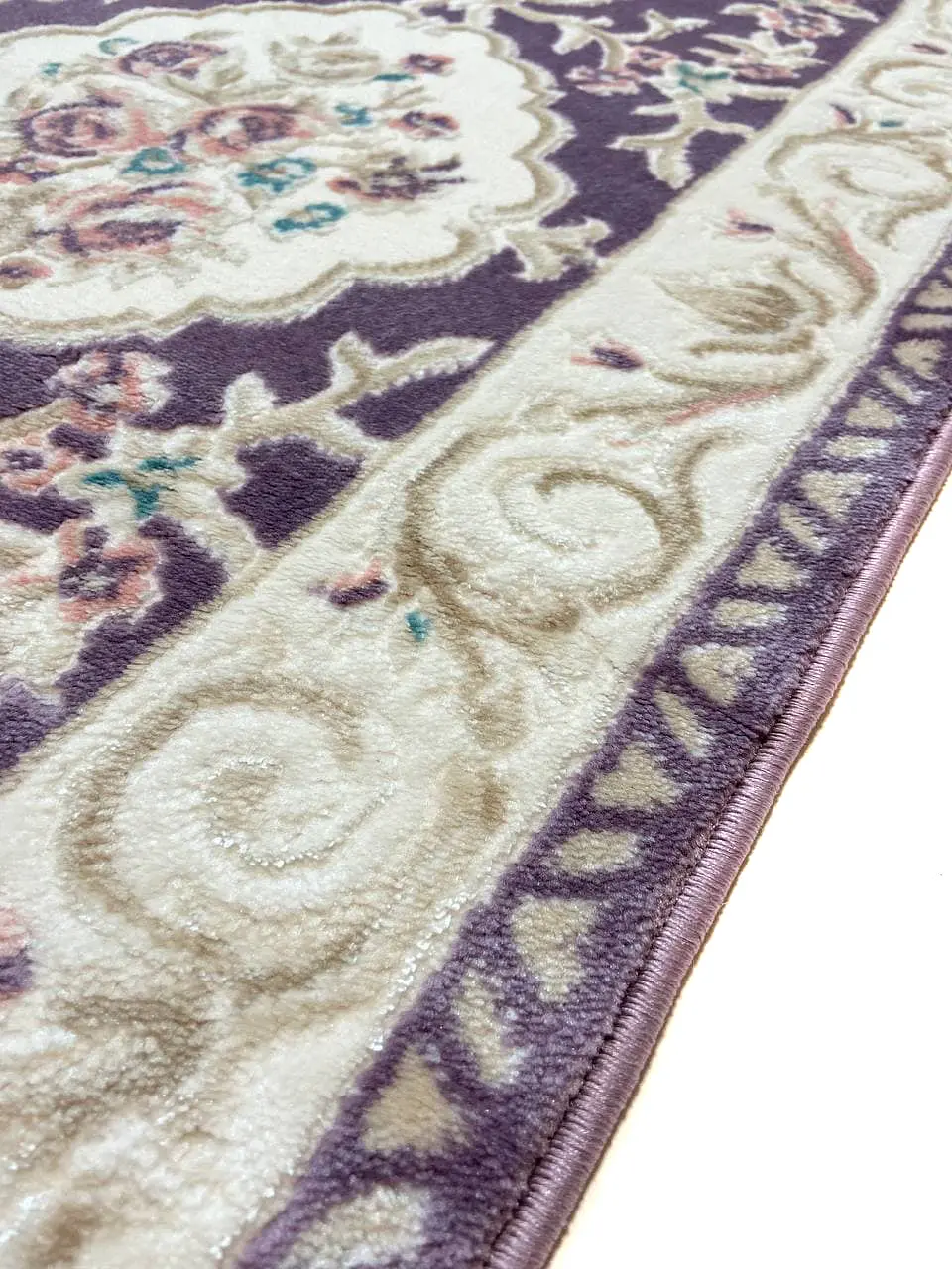 Класичний килим Flora L_LILAC / L_LILAC P659B
