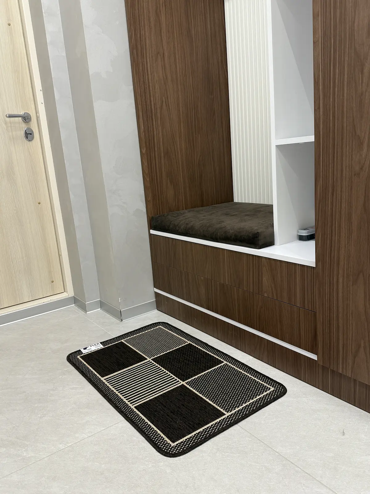 Безворсовий килим на гумовій основі універсальний Versa коричневий з бежевим 19697/91