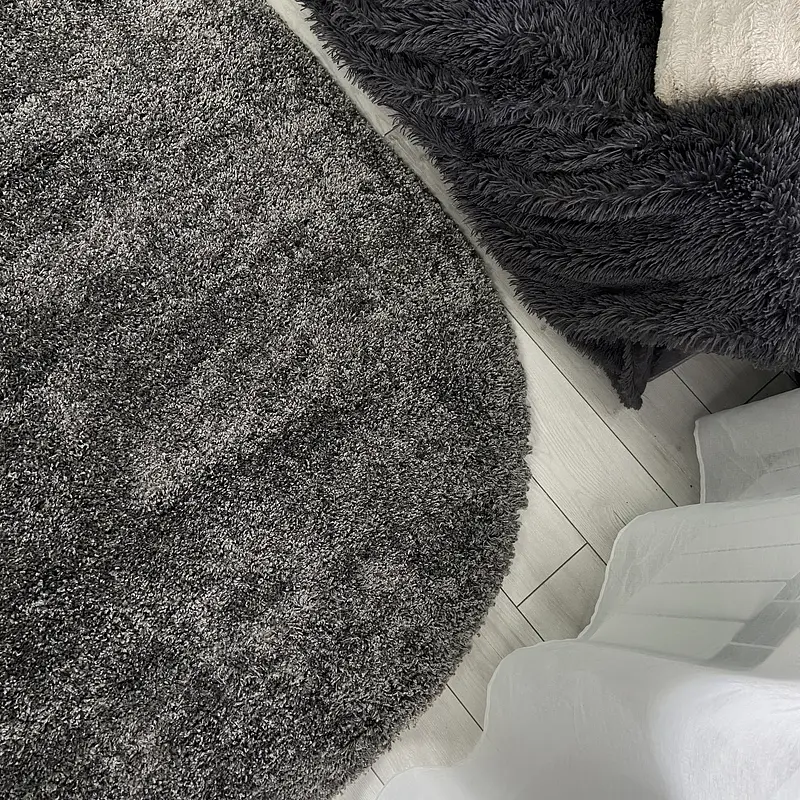 Пухнастий килим Plumis Lux Gray 6365A