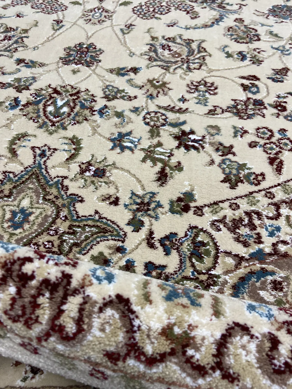 Класичний килим з іранським дизайном Persa Star cream 3419H