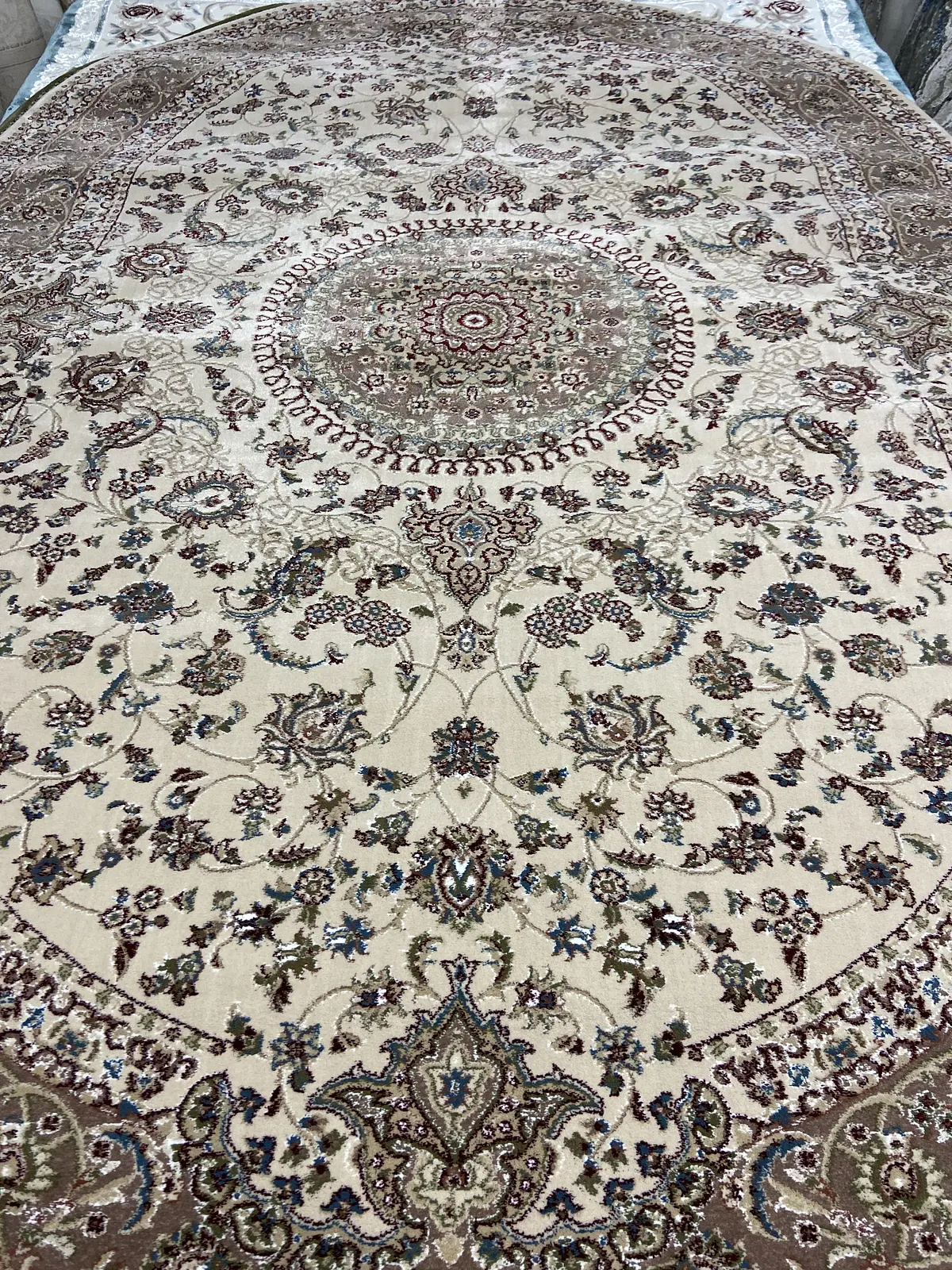 Класичний килим з іранським дизайном Persa Star cream 3419H