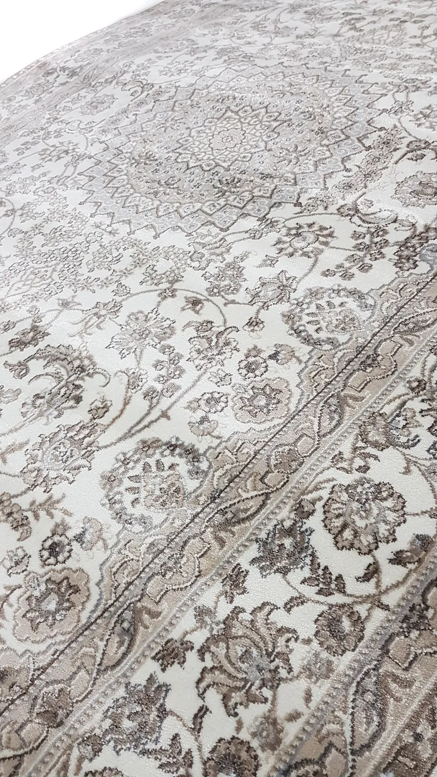 Класичний килим з поліестеру Argentum WHITE 4260D