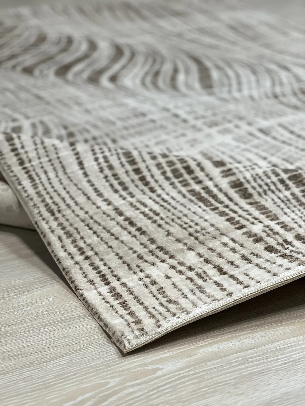 Килим із сучасним дизайном Solano beige / BROWN 8544A